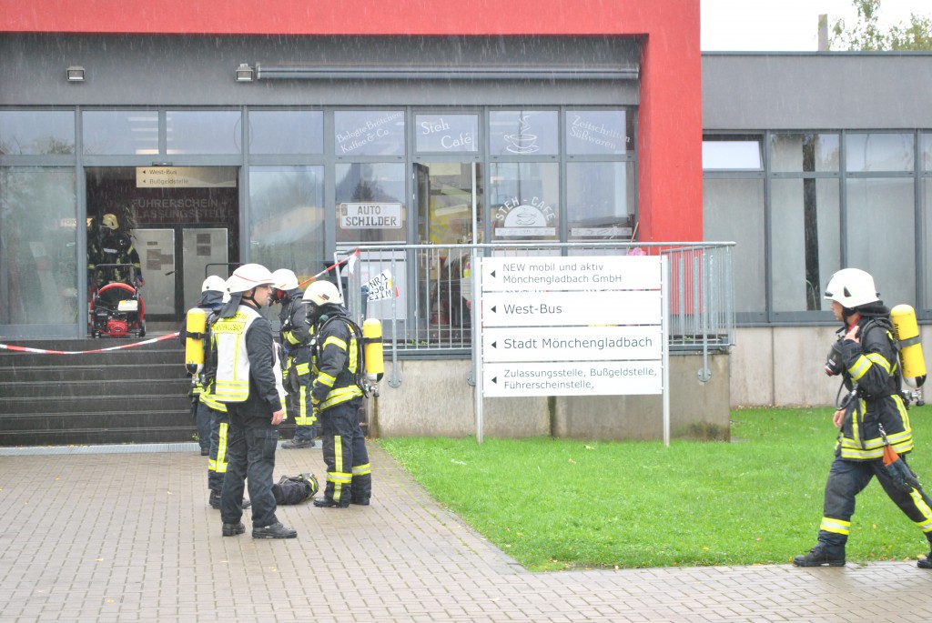 MG 08.10.2014 - Buttersäureanschlag auf die KFZ-Zulassungsstelle