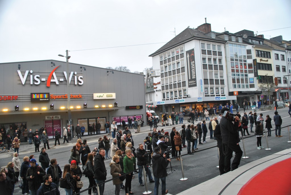 26.03.2015 - Nur wenig Ansturm bei Minto Eröffnung