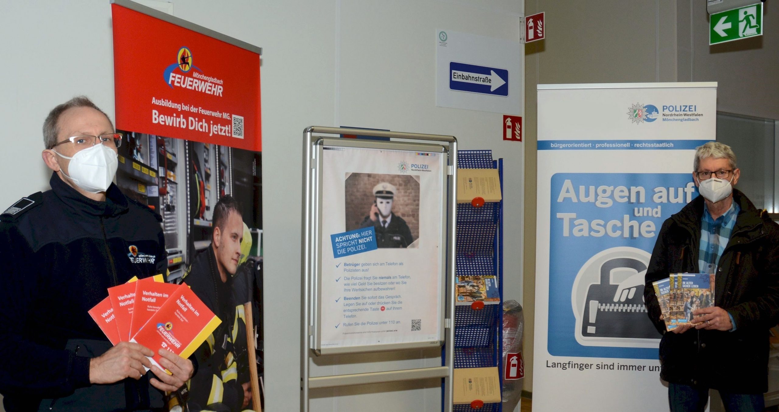 impfzentrum-polizei-feuerwehr