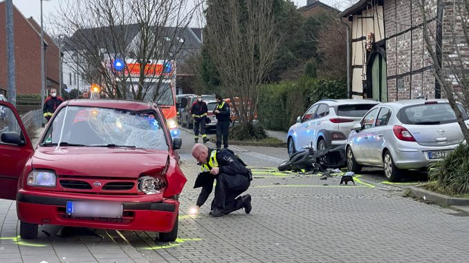 220125_Rollerfahrer_kracht_in_Pkw_5