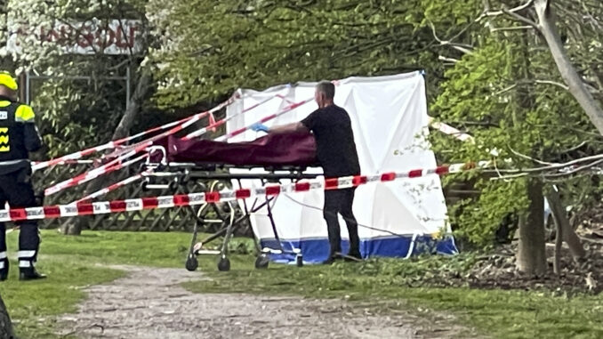 220328_Baby_in_Mülleimer_entsorgt_11
